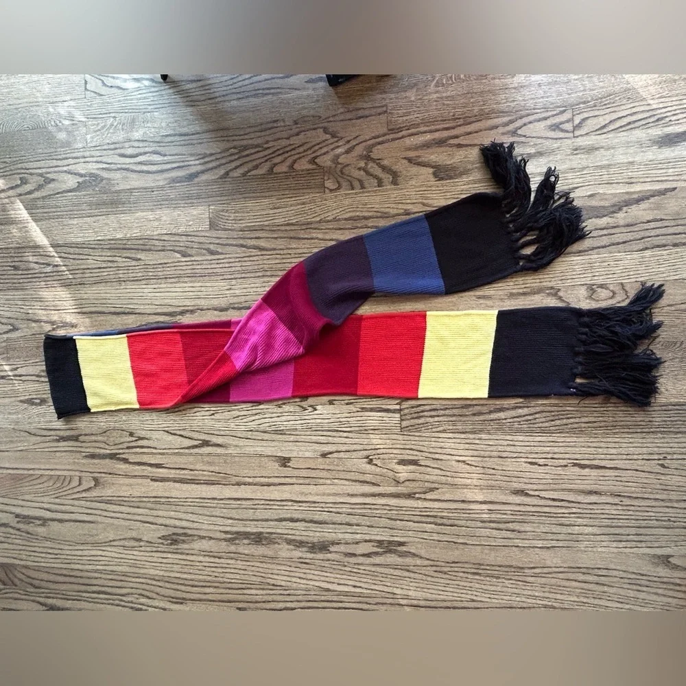 Kenneth Cole Reaction‎ Multi Color Long Scarf
